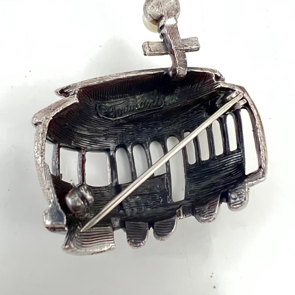 Vintage ‘Streetcar’ brooch silver tone tone faux pearls 1960 by Tortolani - Picture 6 of 7